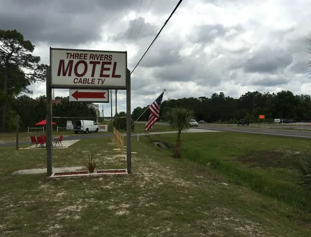 Three Rivers Motel hotel detail image 4