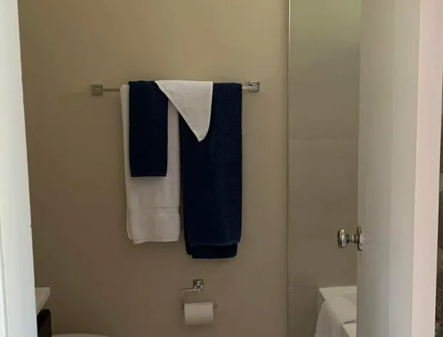 Apsley Inn and Restaurant hotel detail image 4