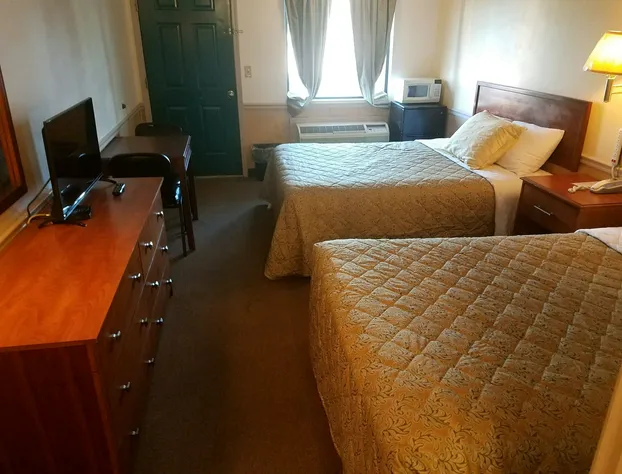 Traveler's Choice Motel hotel detail image 1