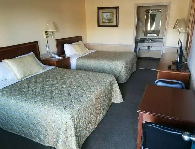 Traveler's Choice Motel hotel detail image 2