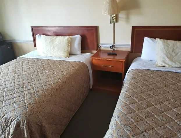 Traveler's Choice Motel hotel detail image 4