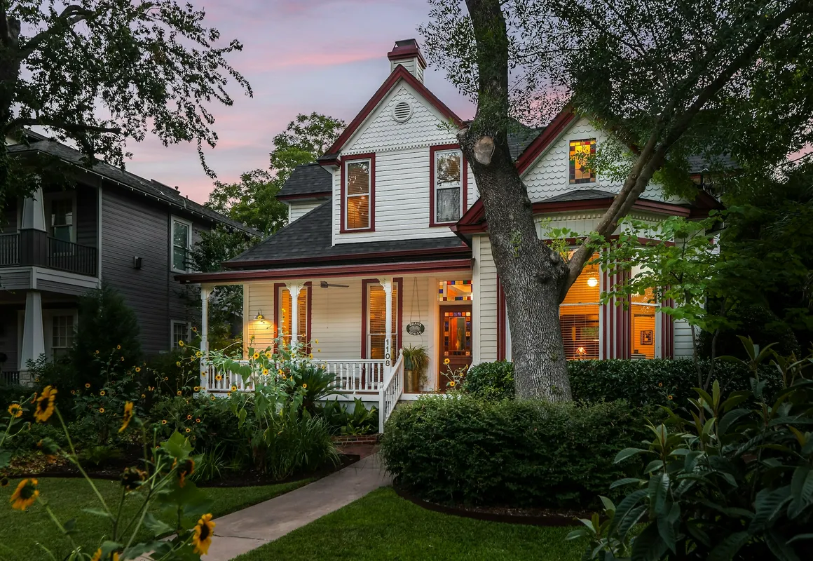 Brava House Bed and Breakfast hotel hero