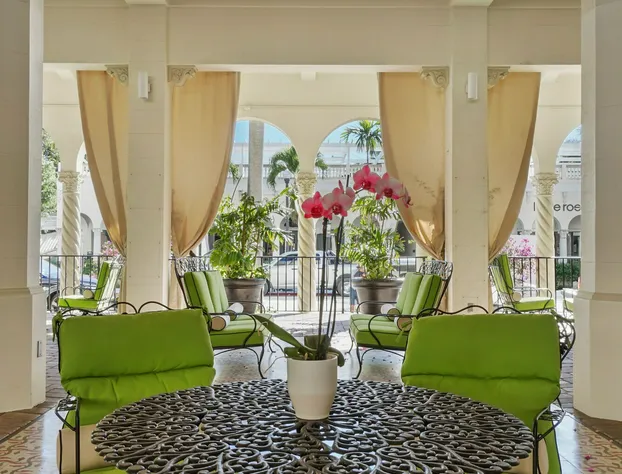 Tropicals of Palm Beach Condominium hotel detail image 3