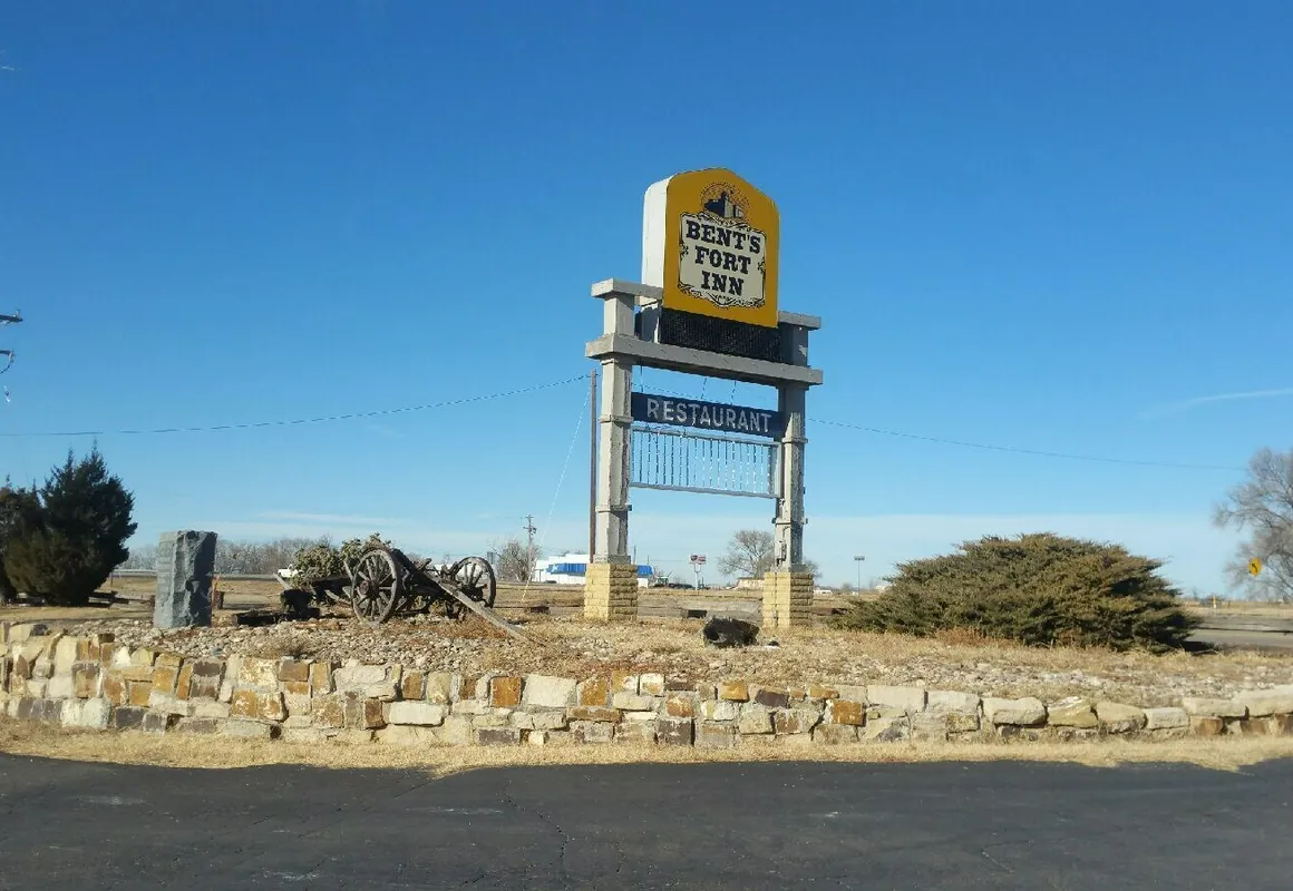 Bent Fort Inn hotel hero