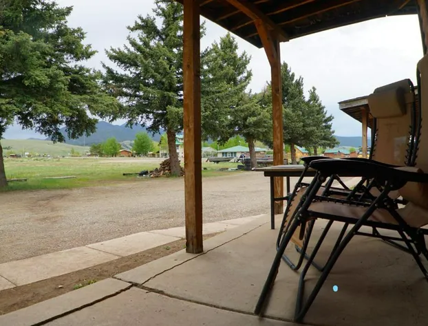Eagle Nest Fly Shack and Lodge hotel detail image 3