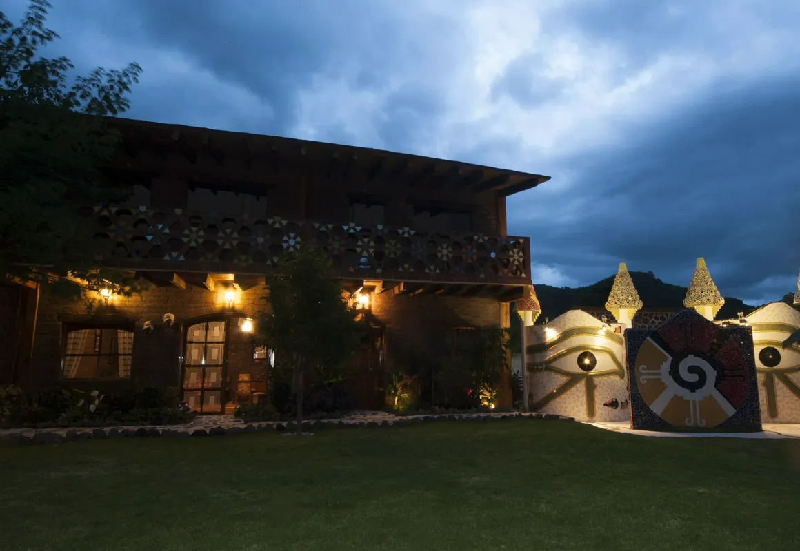 Paradise Hotel Boutique & Lounge hotel hero