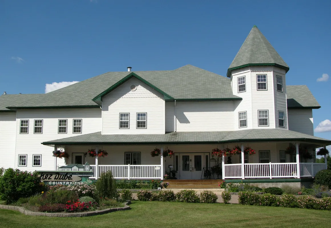 Chez Dube Country Inn hotel hero