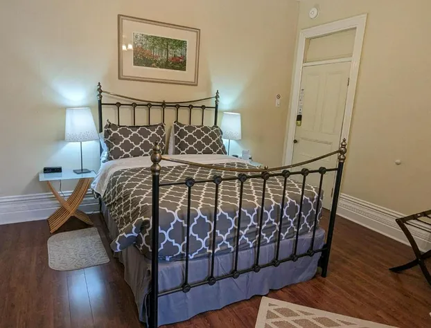 Gingerbread Manor hotel detail image 3