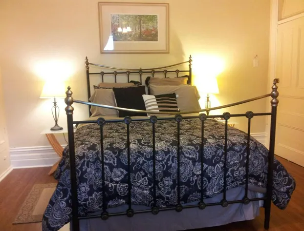 Gingerbread Manor hotel detail image 4