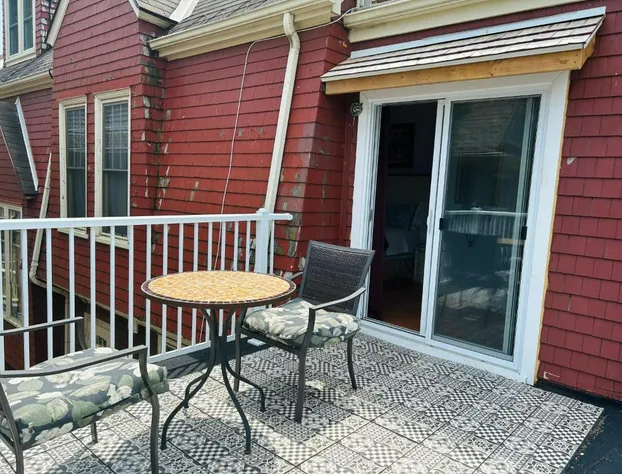 Redwood Bed and Breakfast hotel detail image 1