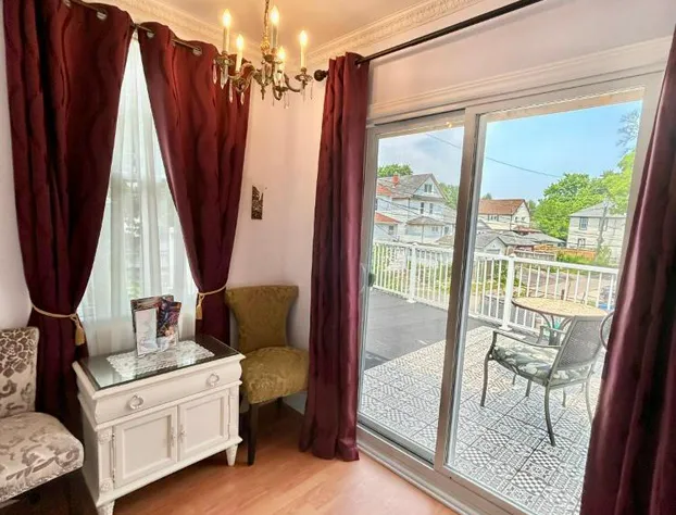 Redwood Bed and Breakfast hotel detail image 3