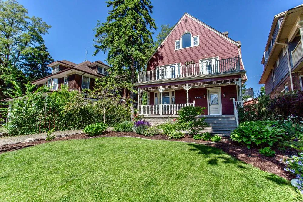 Redwood Bed and Breakfast hotel hero