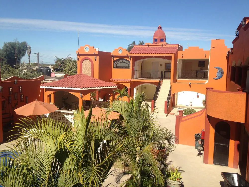 Hotel Oasis hotel hero