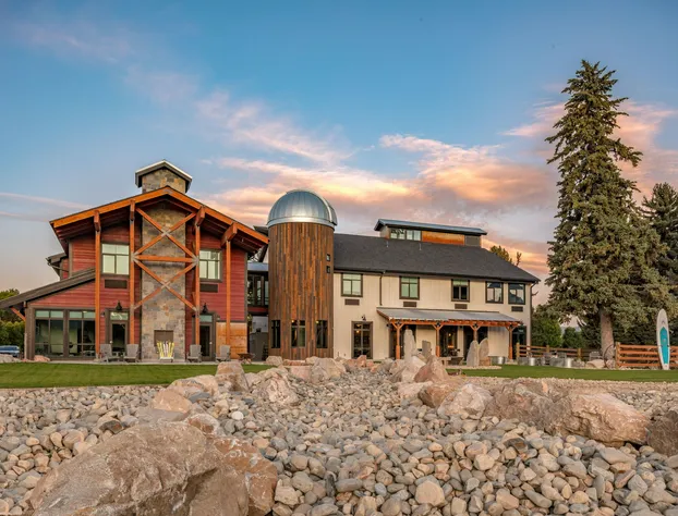 Compass Rose Lodge hotel detail image 3