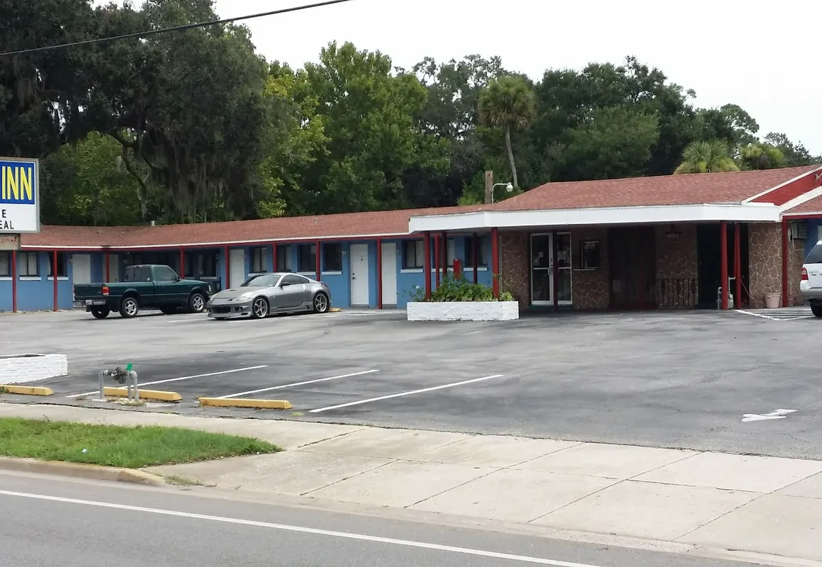 Relax Inn hotel hero