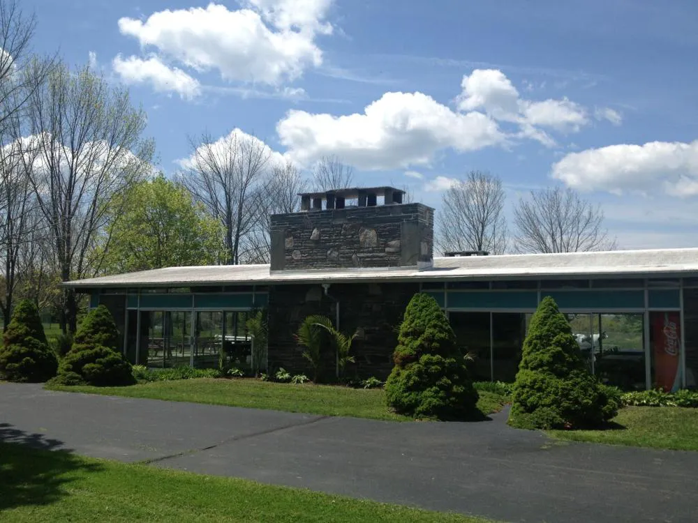 Lukans Farm Resort hotel hero