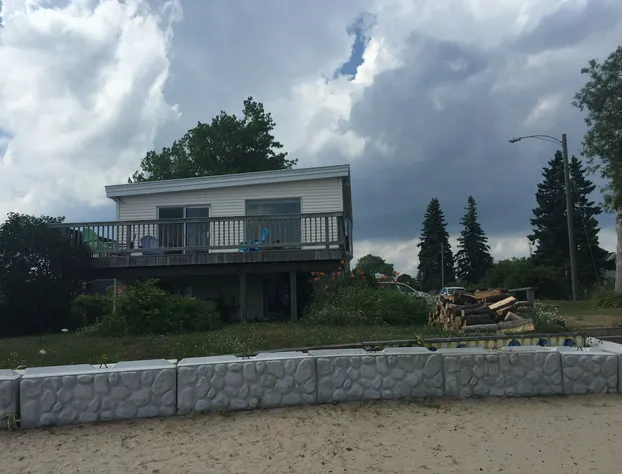 Waters Edge Motel hotel detail image 1