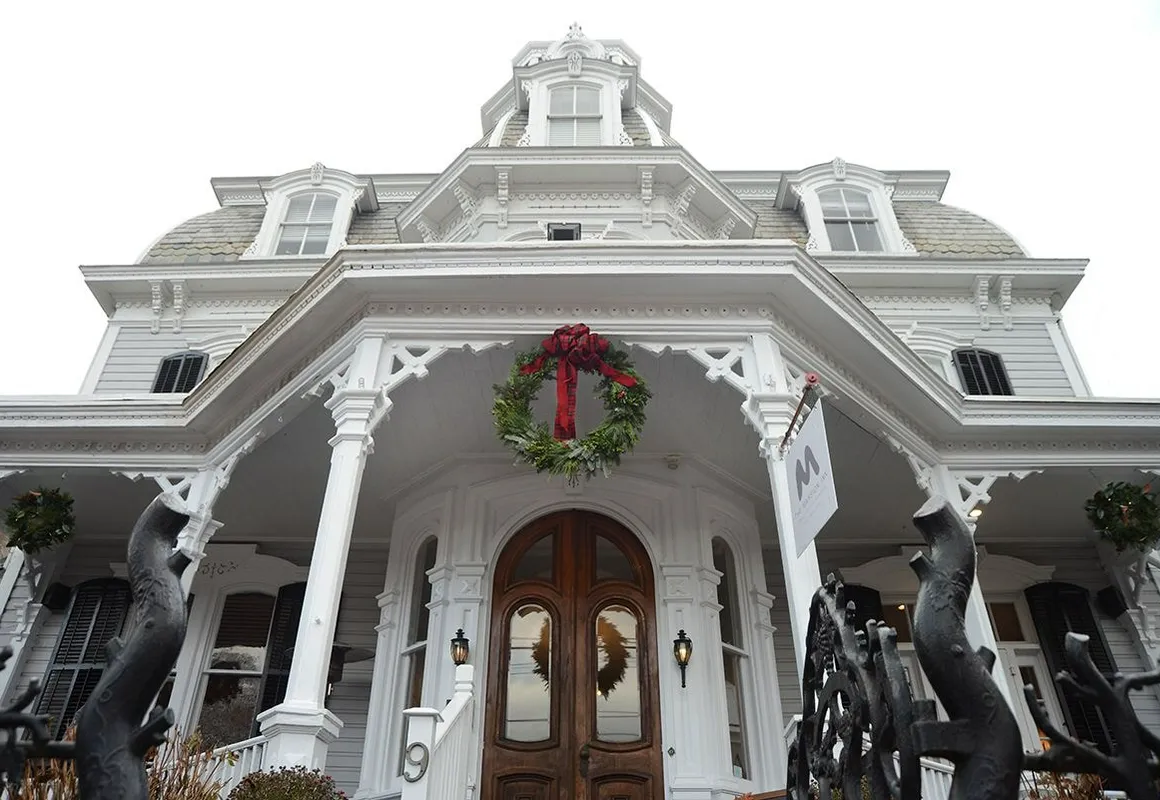 The Mansion Inn hotel hero