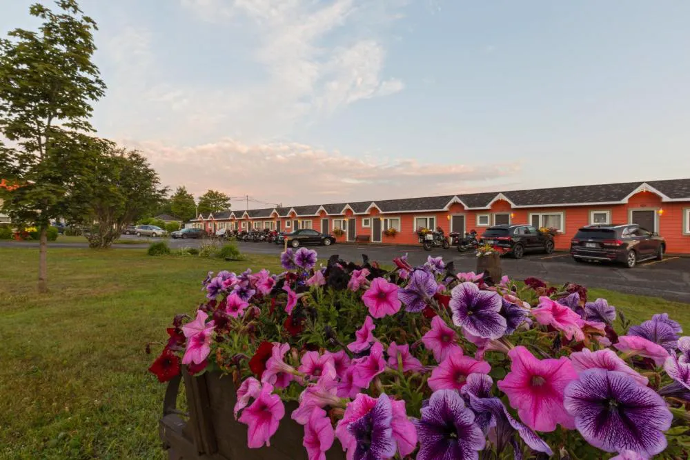 Motel au Fleuve d'Argent hotel hero