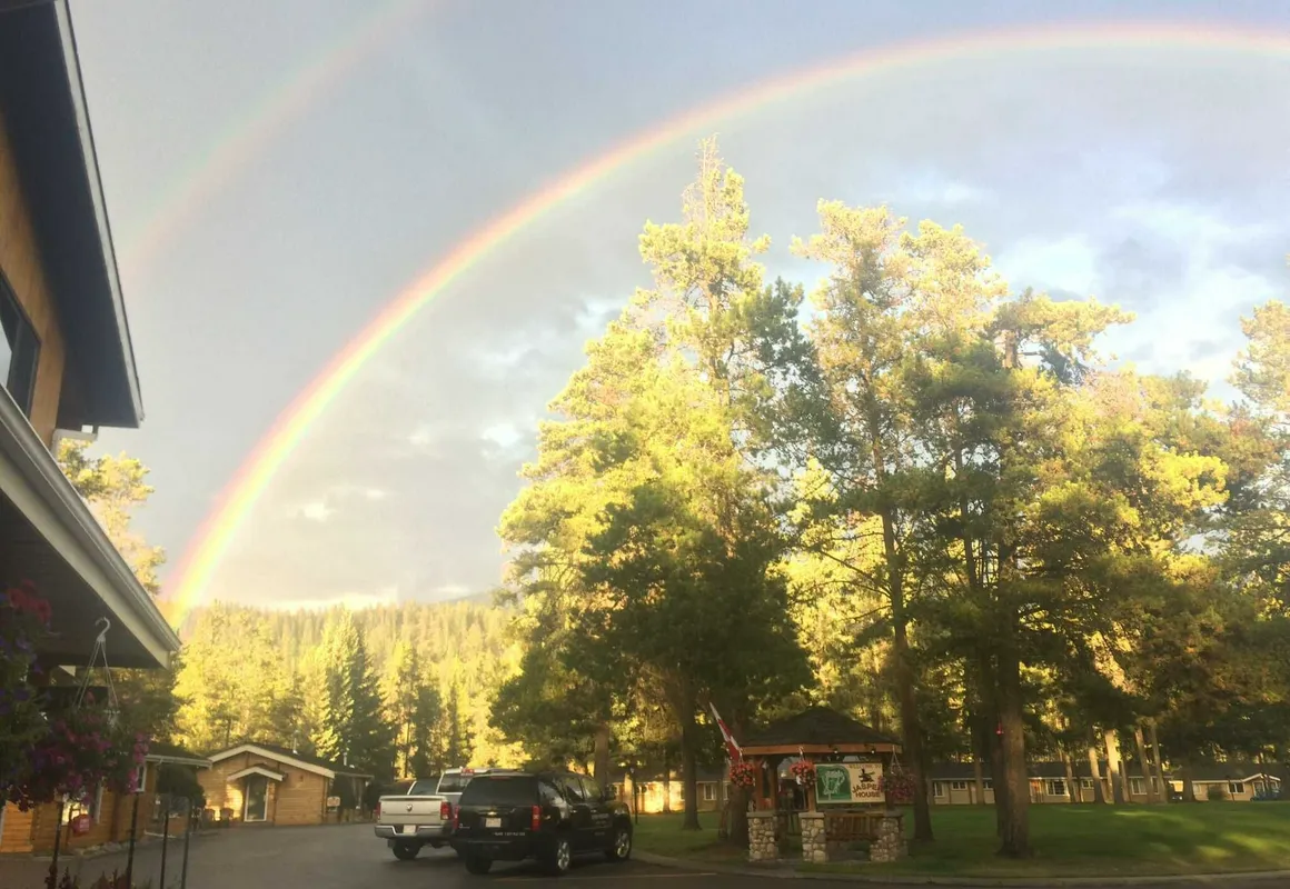 Jasper House Bungalows hotel hero