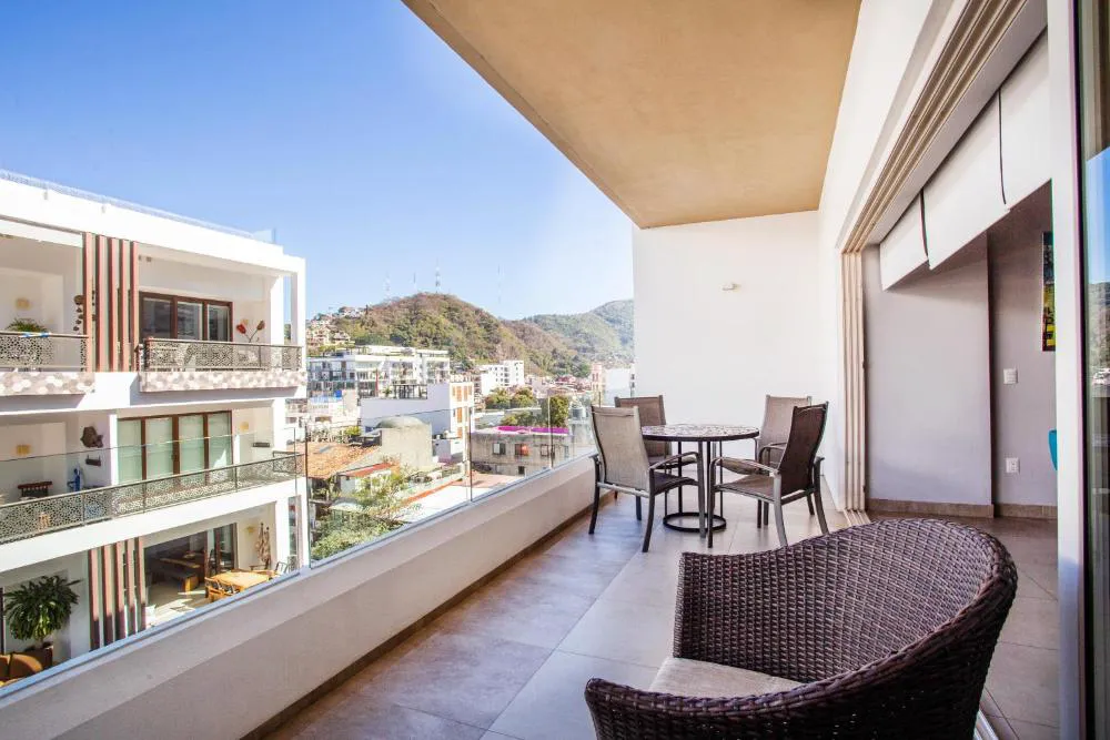 Mountain Views Rooftop Pool Condo hotel hero