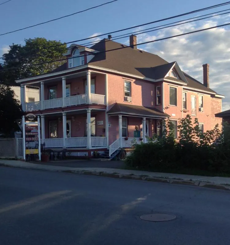 Maison McKenzie House hotel hero