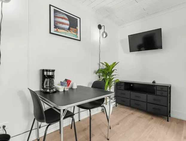 The Villager Inn hotel detail image 1