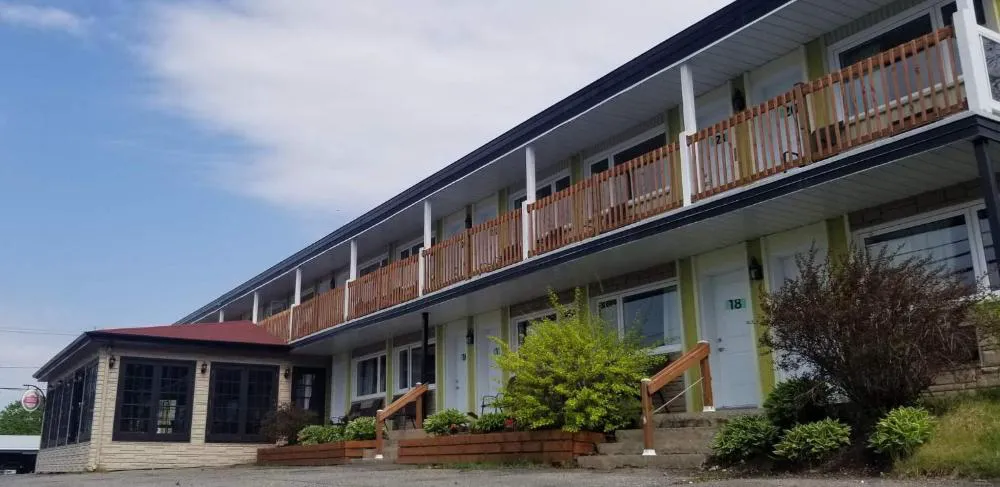 Auberge Happy Logis hotel hero