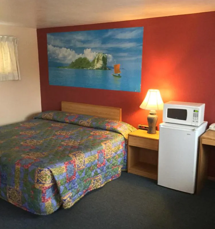 Parkway Motel hotel hero