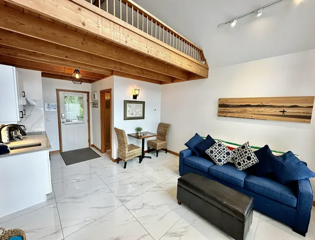 Doc Holiday Cabin hotel detail image 3