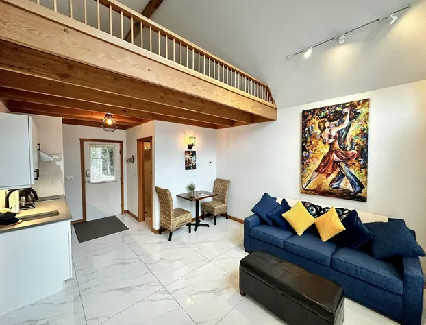 Gone With the Wind Cabin hotel detail image 4