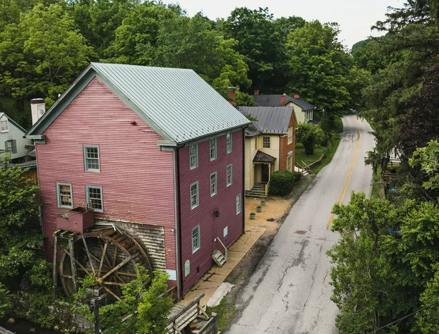 The Inn at Gristmill Square hotel detail image 3