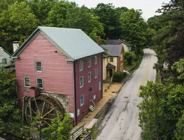 The Inn at Gristmill Square hotel detail image 3
