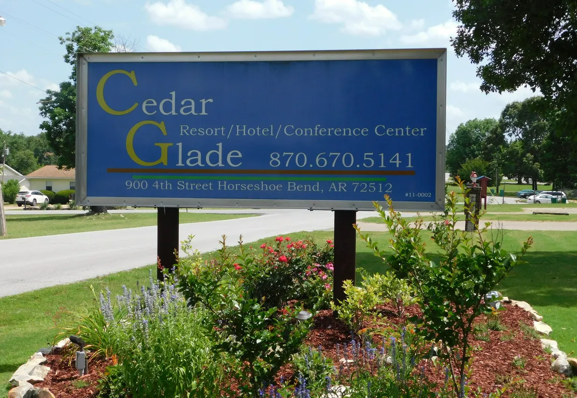 Cedar Glade Resort hotel hero