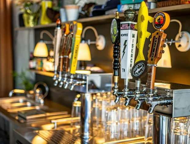 Travelers Hotel hotel detail image 4