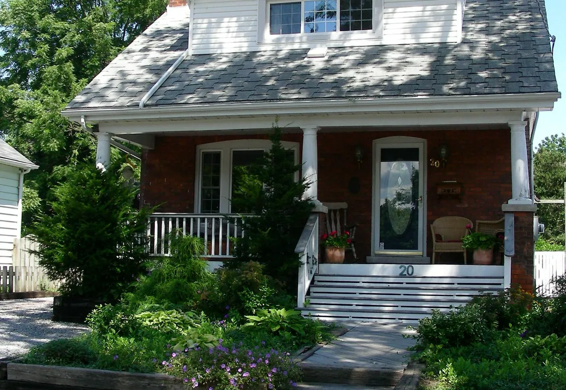 Simcoe Suites on the Henley B&B hotel hero