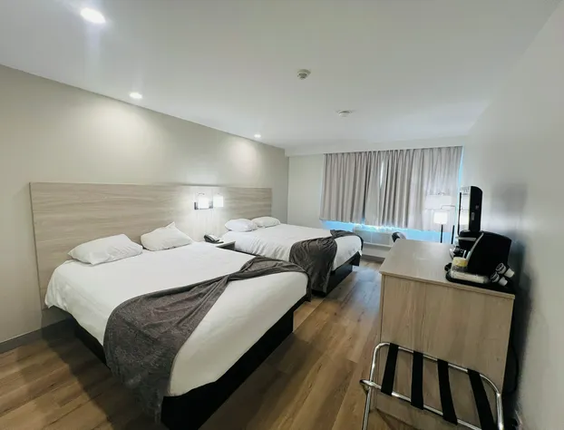 Pinewood Motor Inn hotel detail image 4