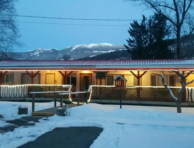 Rivermount Motel Campground and RV Park hotel detail image 1