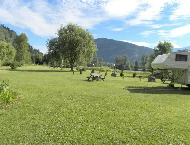 Rivermount Motel Campground and RV Park hotel detail image 3