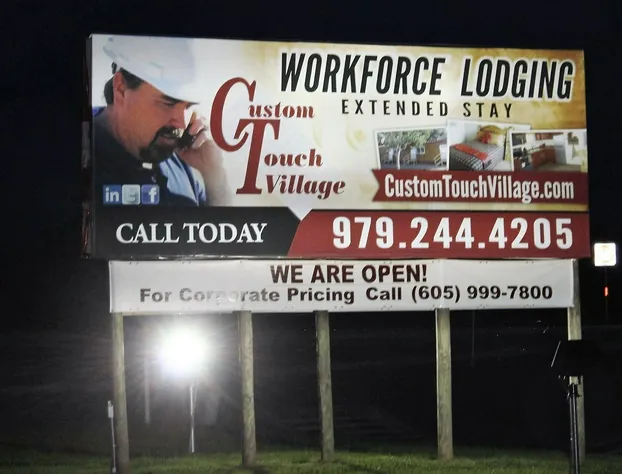 Custom Touch Village Bay City hotel detail image 1