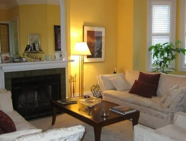 Elegant Cabbagetown hotel detail image 2