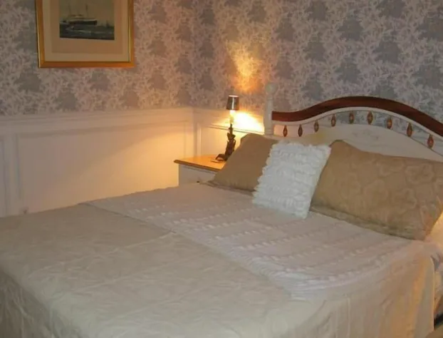 Elegant Cabbagetown hotel detail image 4