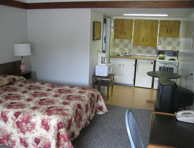 Twin Rivers Motel Castlegar hotel detail image 3