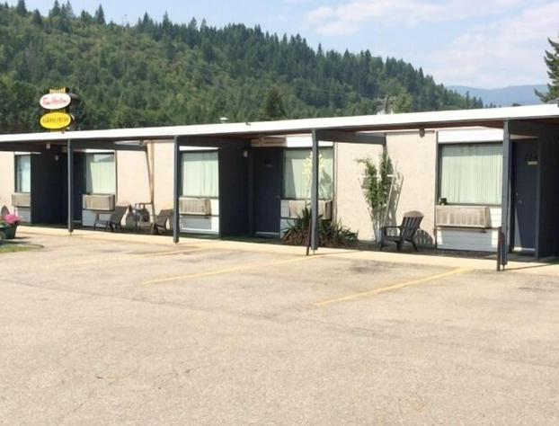 Twin Rivers Motel Castlegar hotel detail image 1