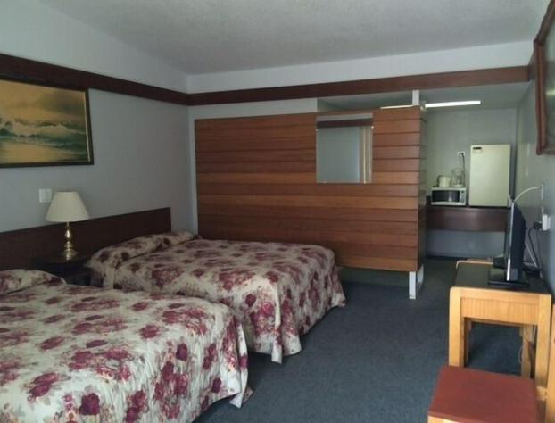 Twin Rivers Motel Castlegar hotel detail image 2