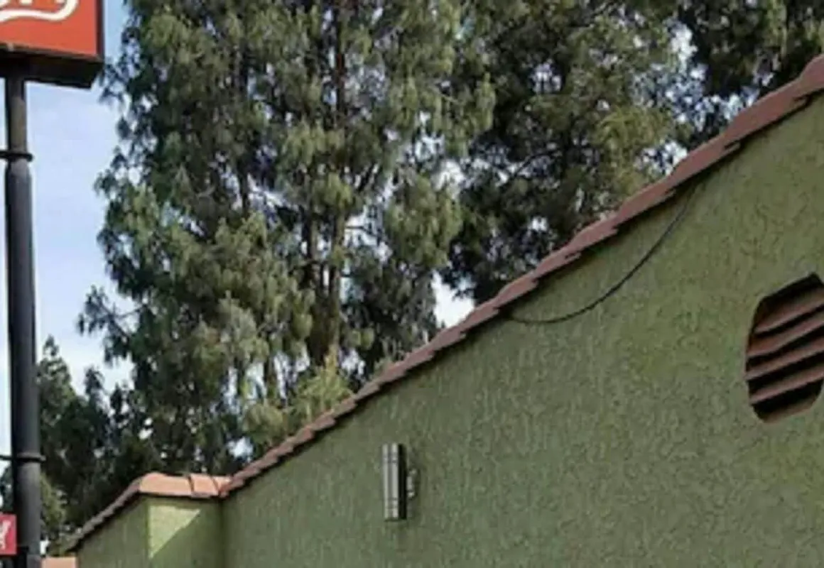 Victory Motel Inn hotel hero