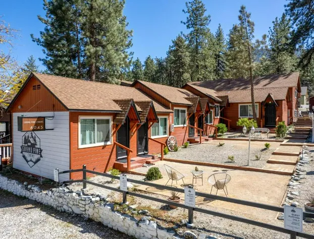 Grand Pine Cabins hotel detail image 1