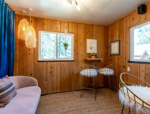 Grand Pine Cabins hotel detail image 4