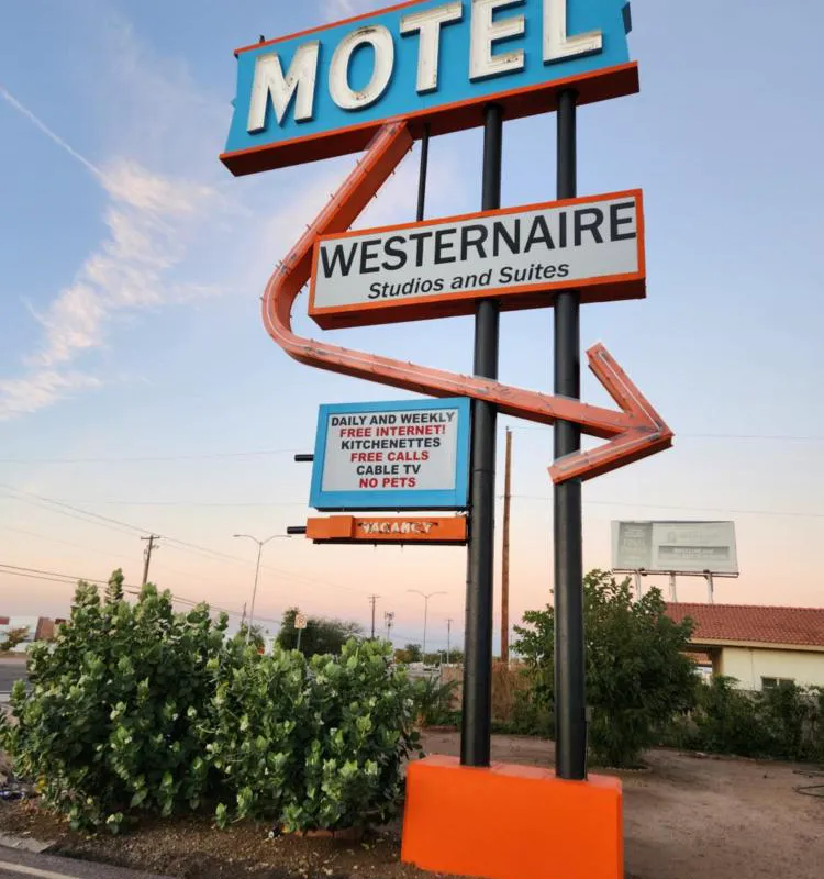 Westernaire Motel hotel hero