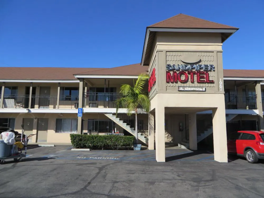 Sandpiper Motel hotel hero
